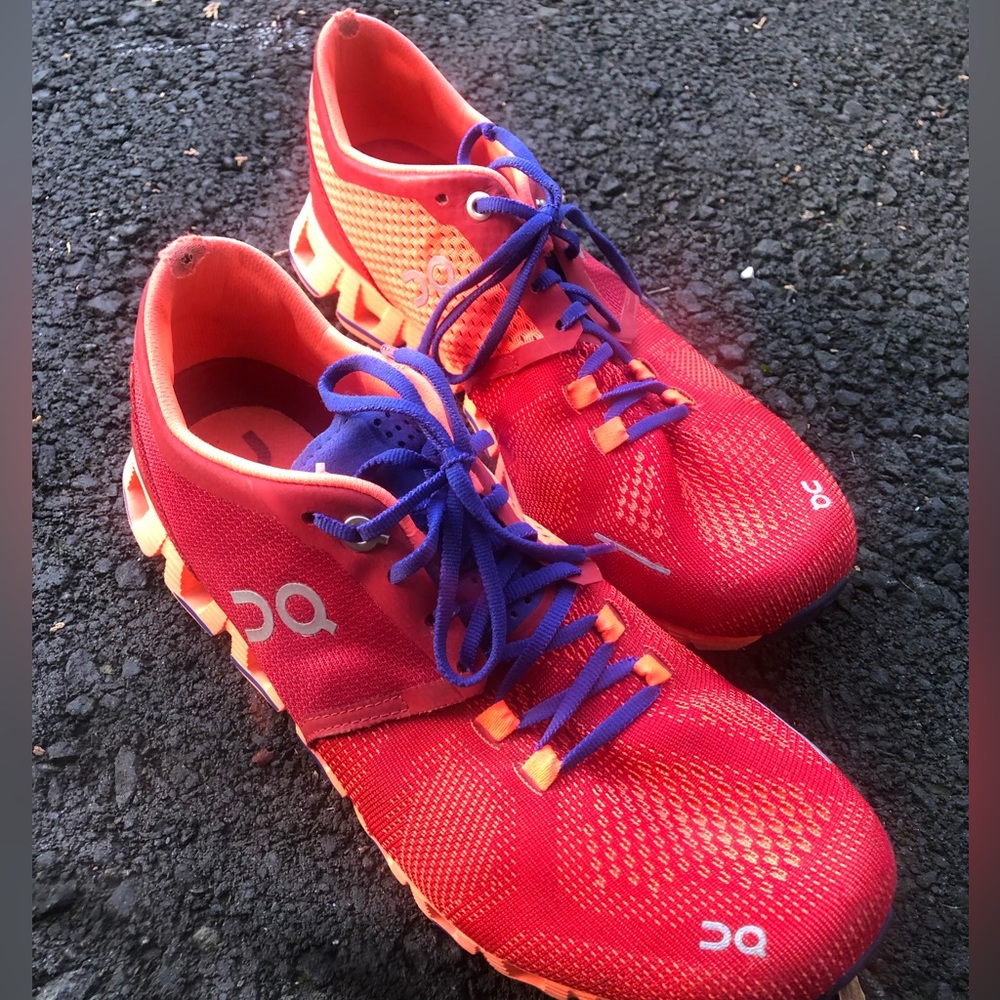 Size 8.5 Womens On Cloud Sneakers